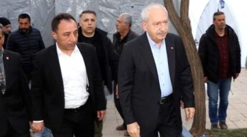 Kılı&ccedil;daroğlu deprem b&ouml;lgesinde! Geceyi ge&ccedil;irdiği &ccedil;adır b&ouml;yle g&ouml;r&uuml;nt&uuml;lendi