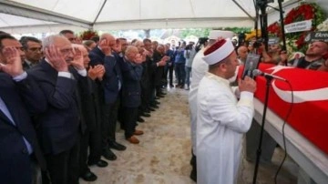 Kılı&ccedil;daroğlu Tarhan Erdem'in cenazesine katıldı