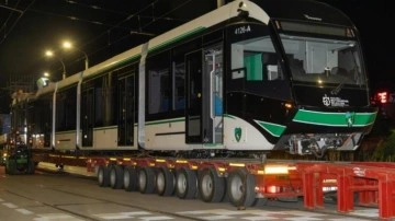 Kocaeli'de 8. tramvay da raylarla buluştu