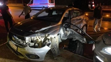 Kocaeli'de iki otomobil çarpıştı: 4 yaralı