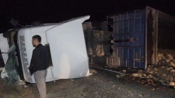 Kontrolden &ccedil;ıkan TIR karşı şeride ge&ccedil;ti! Facianın eşiğinden d&ouml;n&uuml;ld&uuml;