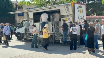 Konya Büyükşehir Belediyesi'nden YKS'ye girecek öğrencilerin ailelerine ikram!