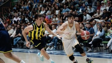 Konya Büyükşehir, sezona Fenerbahçe galibiyetiyle başladı