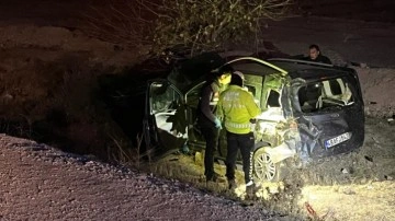 Konya'da hafif ticari araç devrildi: 1 ölü, 3 yaralı