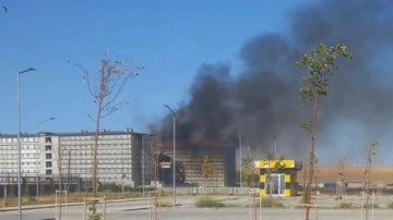 Konya’da inşaat halindeki yurt binasında korkutan yangın