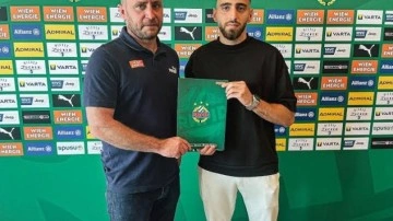 Konyaspor'da ilk imza 'kardeşten' geldi