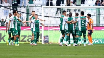 Konyaspor evinde Başakşehir'i yıktı