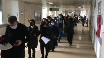 Koronavir&uuml;s Bilim Kurulu &Uuml;yesi Şener'den yeni varyantlara karşı aşılama uyarısı A&ccedil;ıklaması