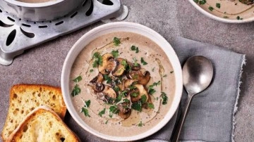 Kremalı mantar &ccedil;orbası tarifi, nasıl yapılır?
