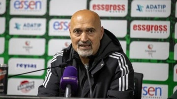 Levent Açıkgöz: Sevineceğimiz yerde üzgünüz