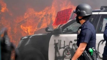 Los Angeles'ta neler oluyor? Uzman isimler değerlendirdi: Siyasi kutuplaşma derinleşiyor!