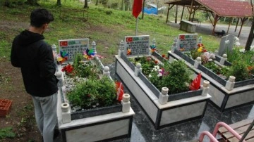 Maden faciasında &ouml;len iş&ccedil;inin eşinden ikiz bebekleriyle duygulandıran paylaşım