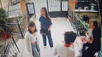 Makyajlarını eleştiren 12 yaşındaki kızın kapısına bıçakla dayandılar