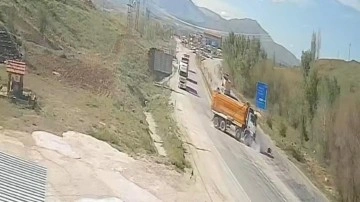 Malatya'da motosikletle kamyon çarpıştı
