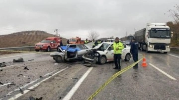 Malatya'da zincirleme kaza: 2 kişi &ouml;ld&uuml;, 2 kişi yaralandı!