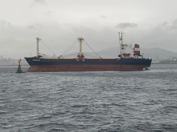 Maltepe&rsquo;de 106 metrelik kuru y&uuml;k gemisi karaya oturdu