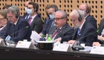 Meclis Başkanı Şentop: Bizzat davet ettiğiniz T&uuml;rkiye&rsquo;ye ayar verme derdindesiniz