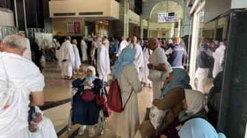 Mekke-i Mükerreme'den Arafat'a intikaller başladı