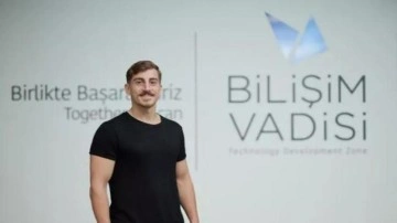 Mercedes'ten Togg i&ccedil;in ayrıldı! T&uuml;rk girişimci Taha Uluhan projesini anlattı