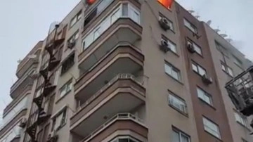 Mersin’de iki ilçede ev yangını