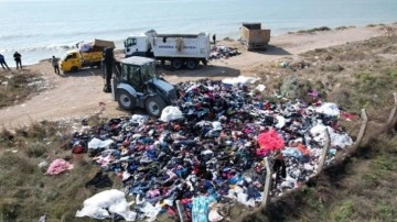 Mersin'de sahilde skandal görüntü: Çöplüğe döndü