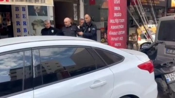 Mersin'de sokakta çıplak dolaşan Rus, gözaltına alındı