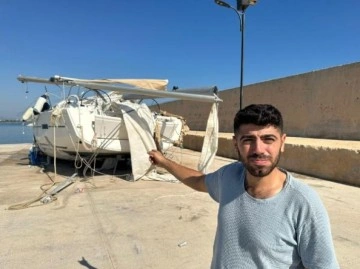 Mersin'de tekne kayalara &ccedil;arpıp battı: Kaptan ve yanındaki kişi kurtuldu!