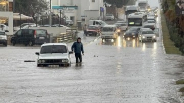 Meteoroloji uyarmıştı! Bodrum’u sel vurdu: İlçe bir anda sular altında