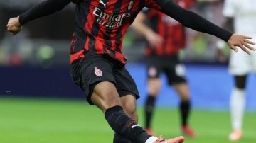 Milan, 1 puanı 90+3'te kurtardı