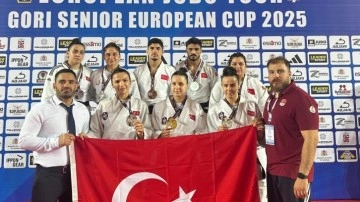 Milli judoculardan 1'i altın 8 madalya