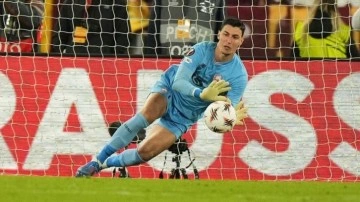 Montella tepki göstermişti! Genesio'dan Berke Özer için ilk açıklama: Not aldım!