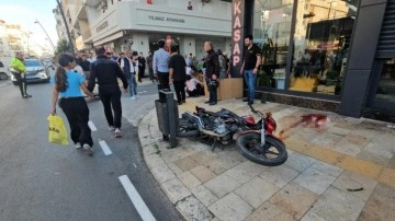 Motosikletle minibüs çarpıştı!: Ölü ve yaralılar var