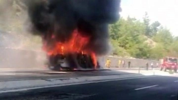 Muğla'da yolcu otob&uuml;s&uuml; alev topuna d&ouml;nd&uuml;