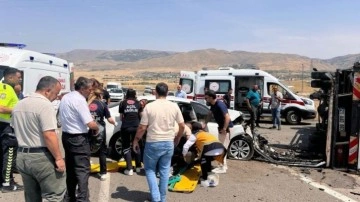 Muş-Varto yolunda feci kaza: 6 kişi yaralandı