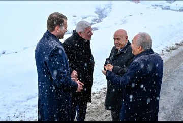 Hakk&acirc;ri-Şırnak Yolunda &ldquo;İYİ&rdquo;lik Mesajı