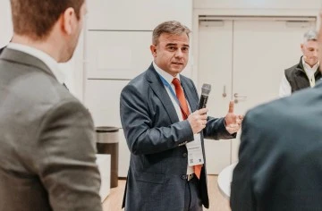 &Uuml;retimde Yapay Zek&acirc; ve Dijitalleşme: T&uuml;rkiye İ&ccedil;in Yeni Stratejik Ufuklar