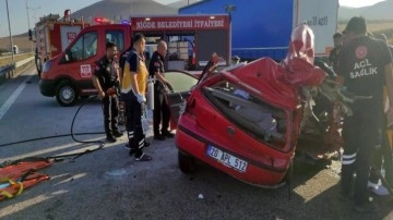 Niğde-Pozantı Otoyolu'nda feci kaza: 2 ölü, 3 yaralı!