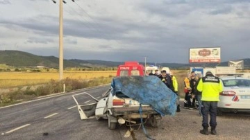 Öğrenci servisi ile otomobil çarpıştı: 2 ölü, 7 öğrenci yaralı