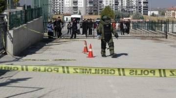 Okul yerleşkesindeki havai fişek rampası paniğe neden oldu