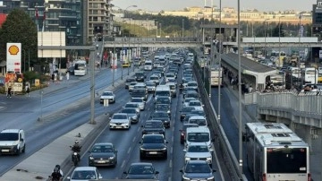 Okullarda uyum haftası başladı: İstanbul'da trafik yoğunluğu arttı