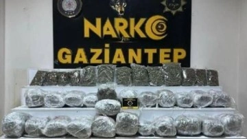 'Onix' ile aramada 28 kilo 400 gram uyuşturucu ele ge&ccedil;irildi