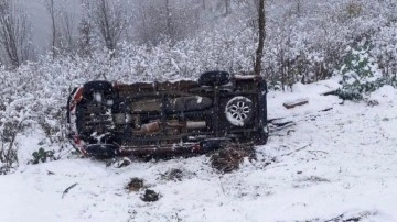 Ordu'da kamyonet karla kaplı yolda şarampole yuvarlandı: 6 yaralı