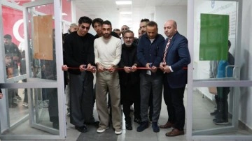 Ortaokul öğrencileri sevgilerini resmetti! 1. Lig ekibinin oyuncuları sergiyi açtı