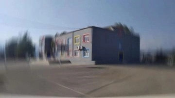 Ortaokul &ouml;ğrencisi okul m&uuml;d&uuml;r&uuml;n&uuml; t&uuml;fekle vurdu!