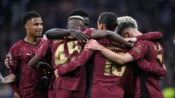 Osimhen geceye damga vurdu! Aslan Ajax'ı Hollanda'da dağıttı