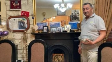 Osmanlı k&ouml;kenli T&uuml;rk aile G&uuml;ney Afrika'da ırk&ccedil;ılığa "ragbi" ile direndi