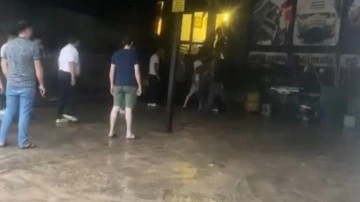 Oto yıkamacıda "bagaj kapağını sert kapattın" kavgası! Kadın s&uuml;r&uuml;c&uuml; akrabalarını &ccedil;ağırdı