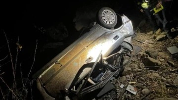 Otomobil 200 metre yükseklikten vadiye uçtu
