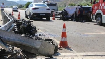 Otomobil bariyerlere &ccedil;arptı; 1 &ouml;l&uuml;, 1 yaralı