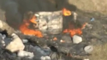 Otomobil uçuruma yuvarlandı. Alev alev yandı...